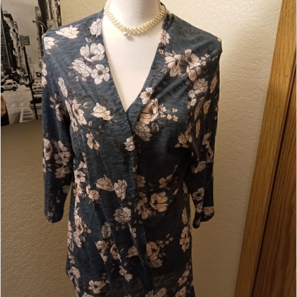 Torrid Floral Design Dark Blue Cover up Blouse Long Sleeve-Size 00